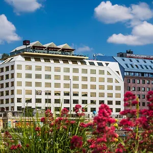Radisson Red Hotel, Hotel Wien