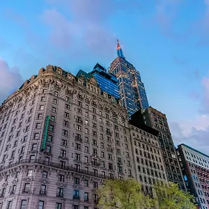 מלון Martinique On Broadway, Curio Collection By Hilton